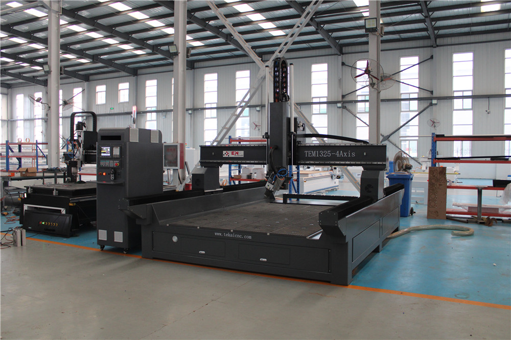 The UK customer Customized TEM1325-4 axis engraving machine with swing head