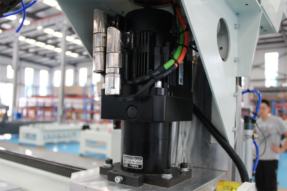 The advantages of atc cnc router machine installed reducers！